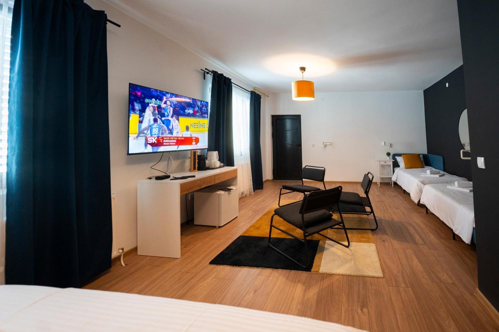 Cozy Nook B&B - Free Private Parking ノヴィ・サド エクステリア 写真