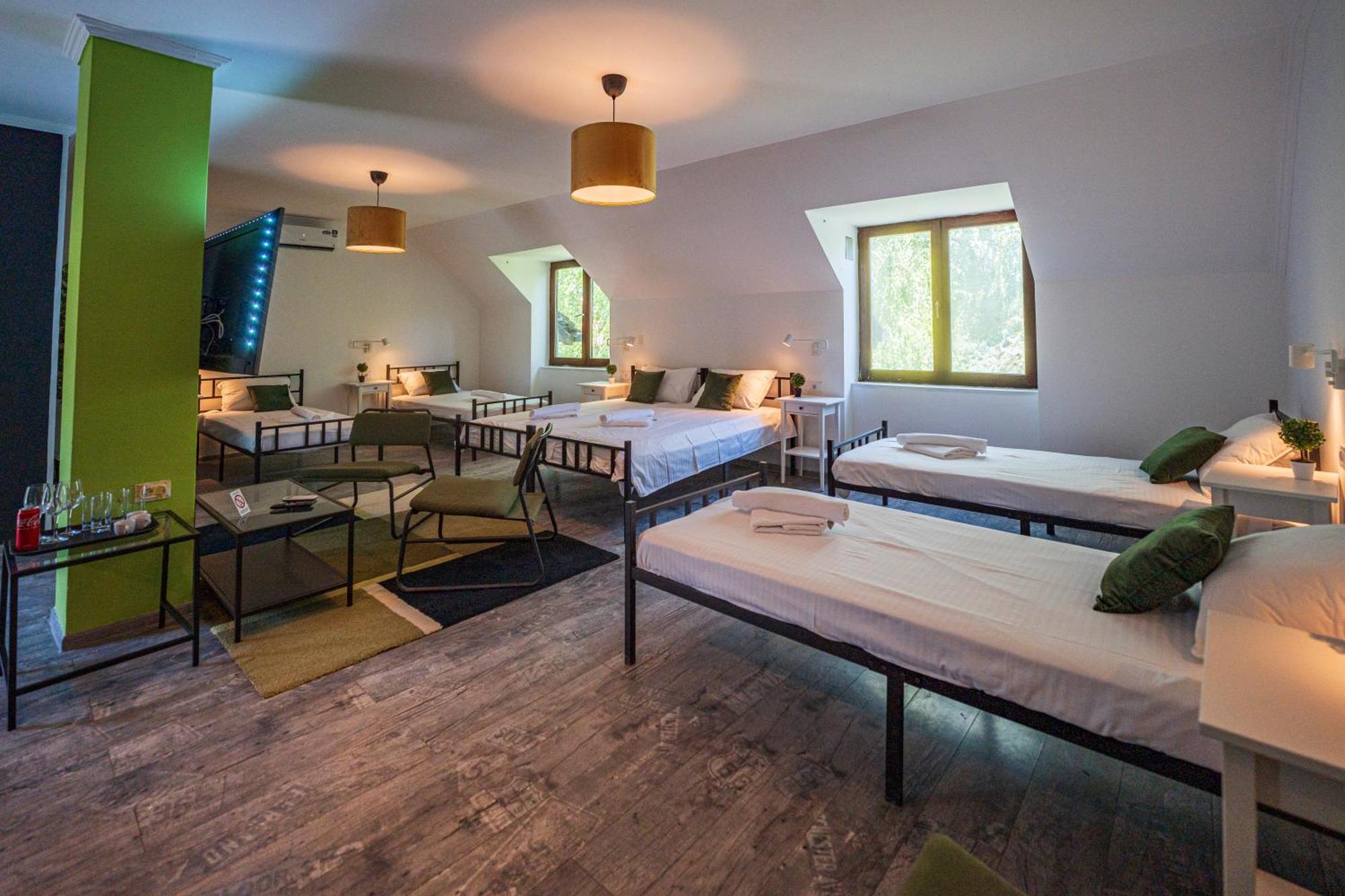 Cozy Nook B&B - Free Private Parking ノヴィ・サド エクステリア 写真