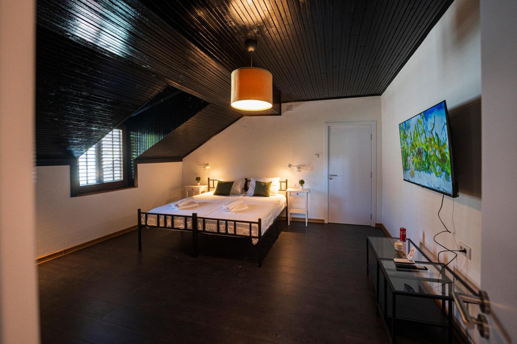 Cozy Nook B&B - Free Private Parking ノヴィ・サド エクステリア 写真