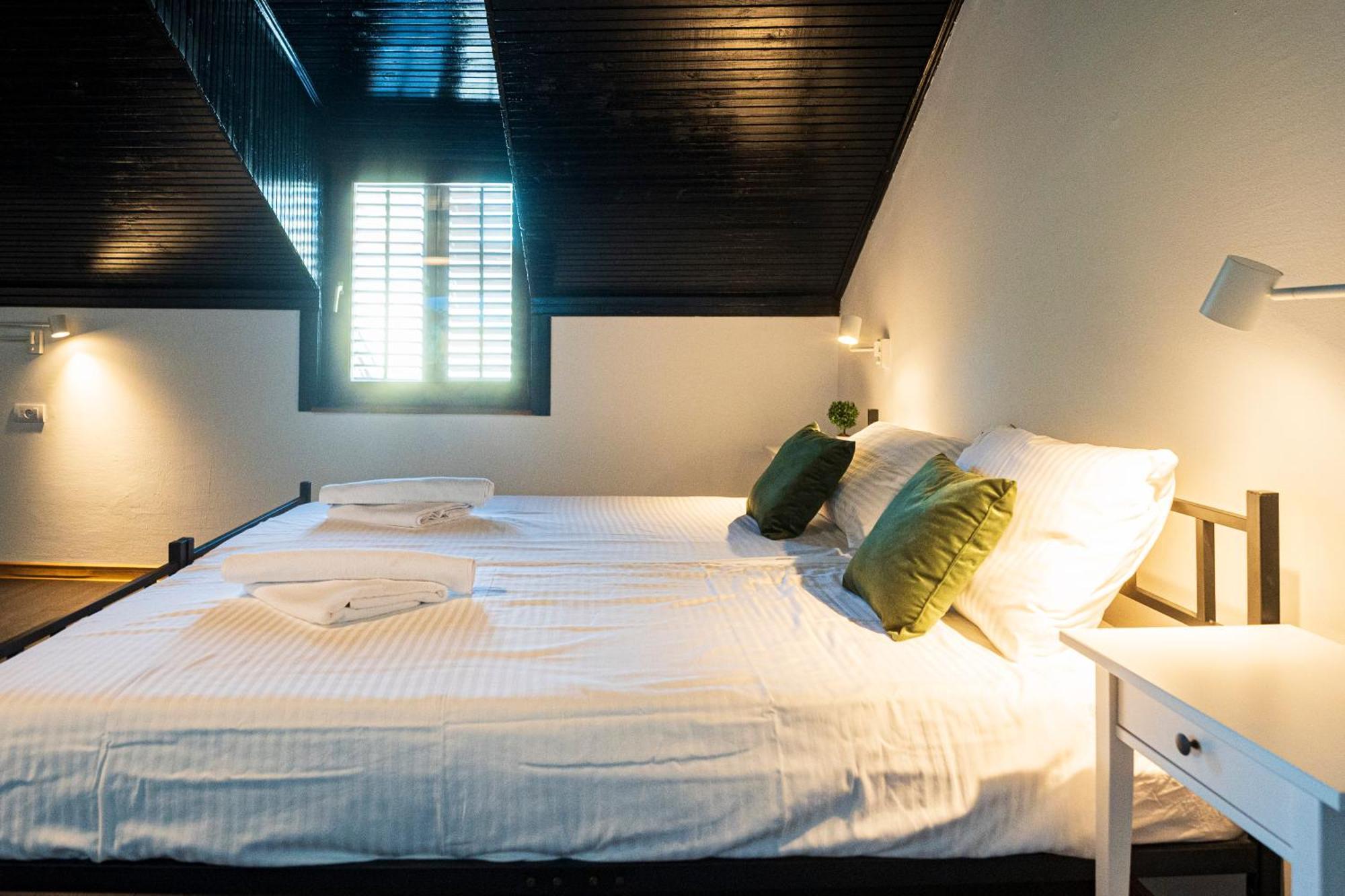 Cozy Nook B&B - Free Private Parking ノヴィ・サド エクステリア 写真